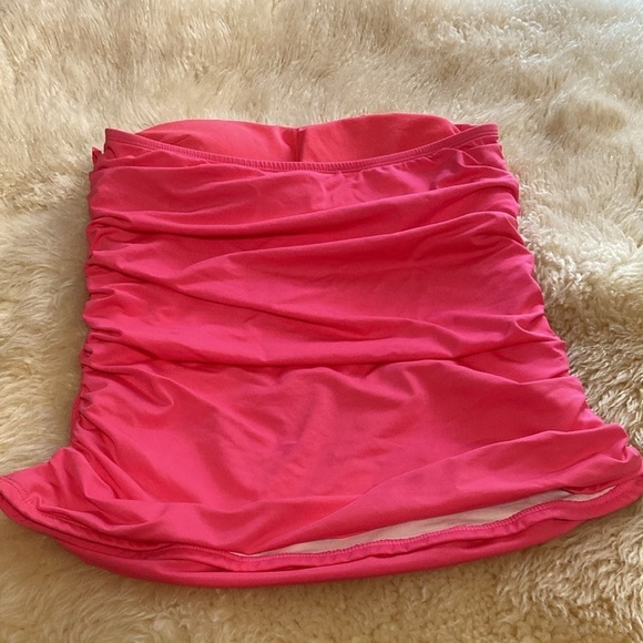 Hot pink swim top size M - Picture 9 of 9